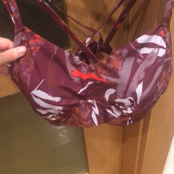 Target All in Motion Abstract Purple Red Sports Bra - Picture 3 of 7